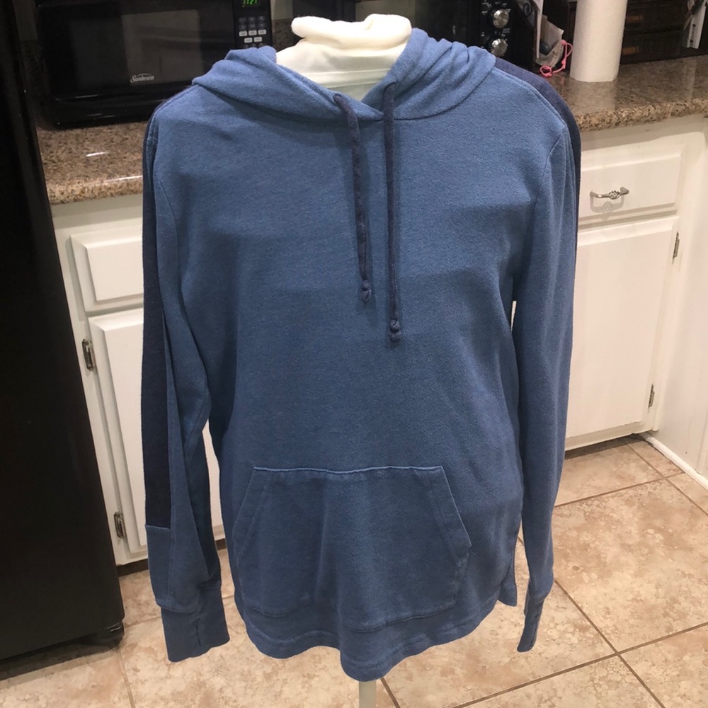 Tek Geae Hoodie - medium size